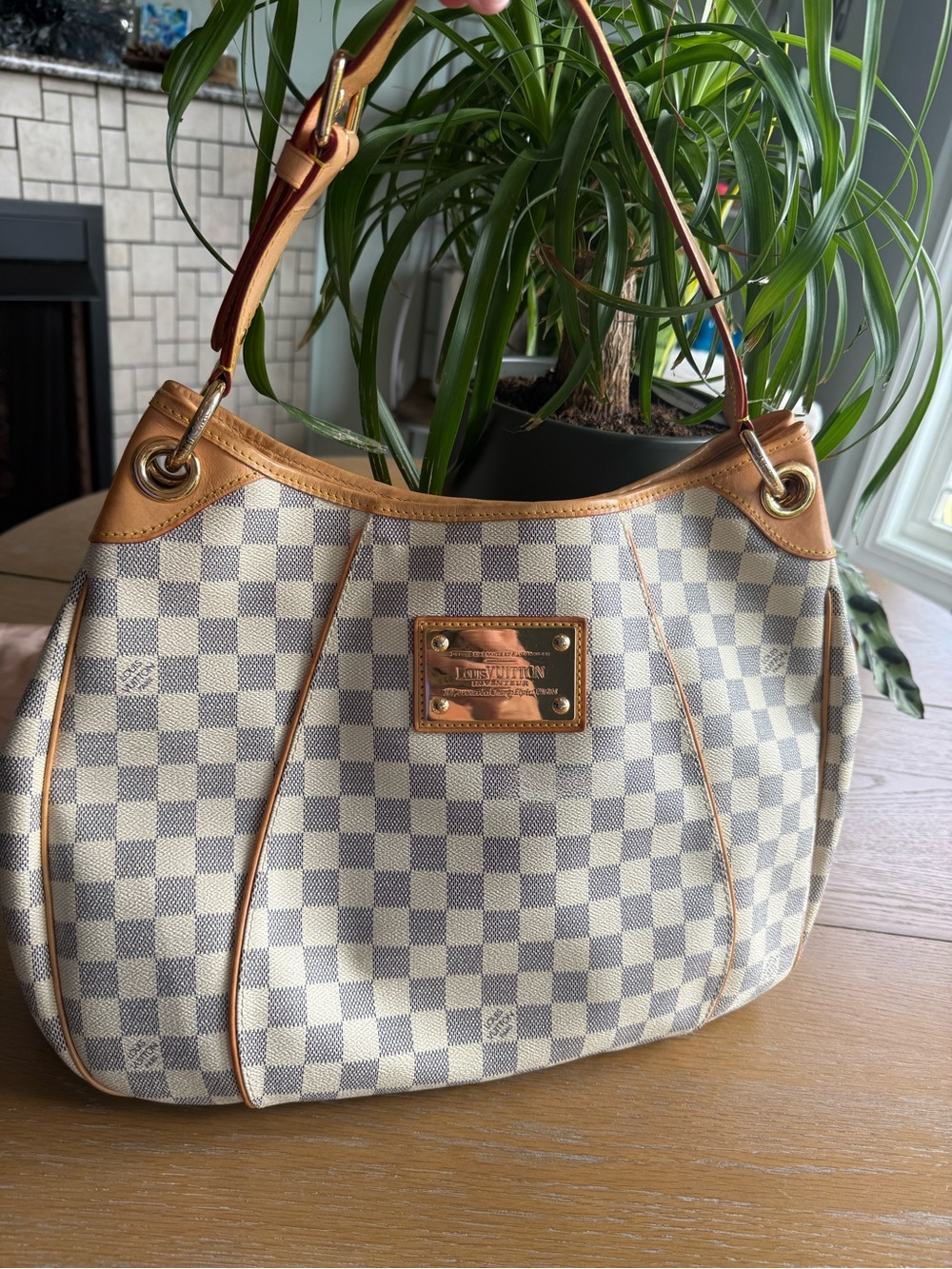 Louis Vuitton Damier Azur Shoulder Bag in Cream and Tan Leather Trim - Picture 2 of 5